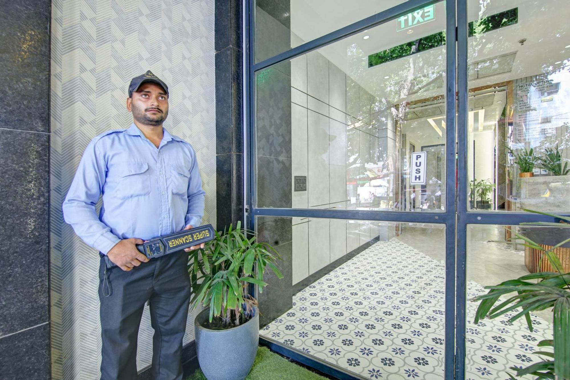Hotel Uptown - 1Km Connaught Place New Delhi Exterior photo