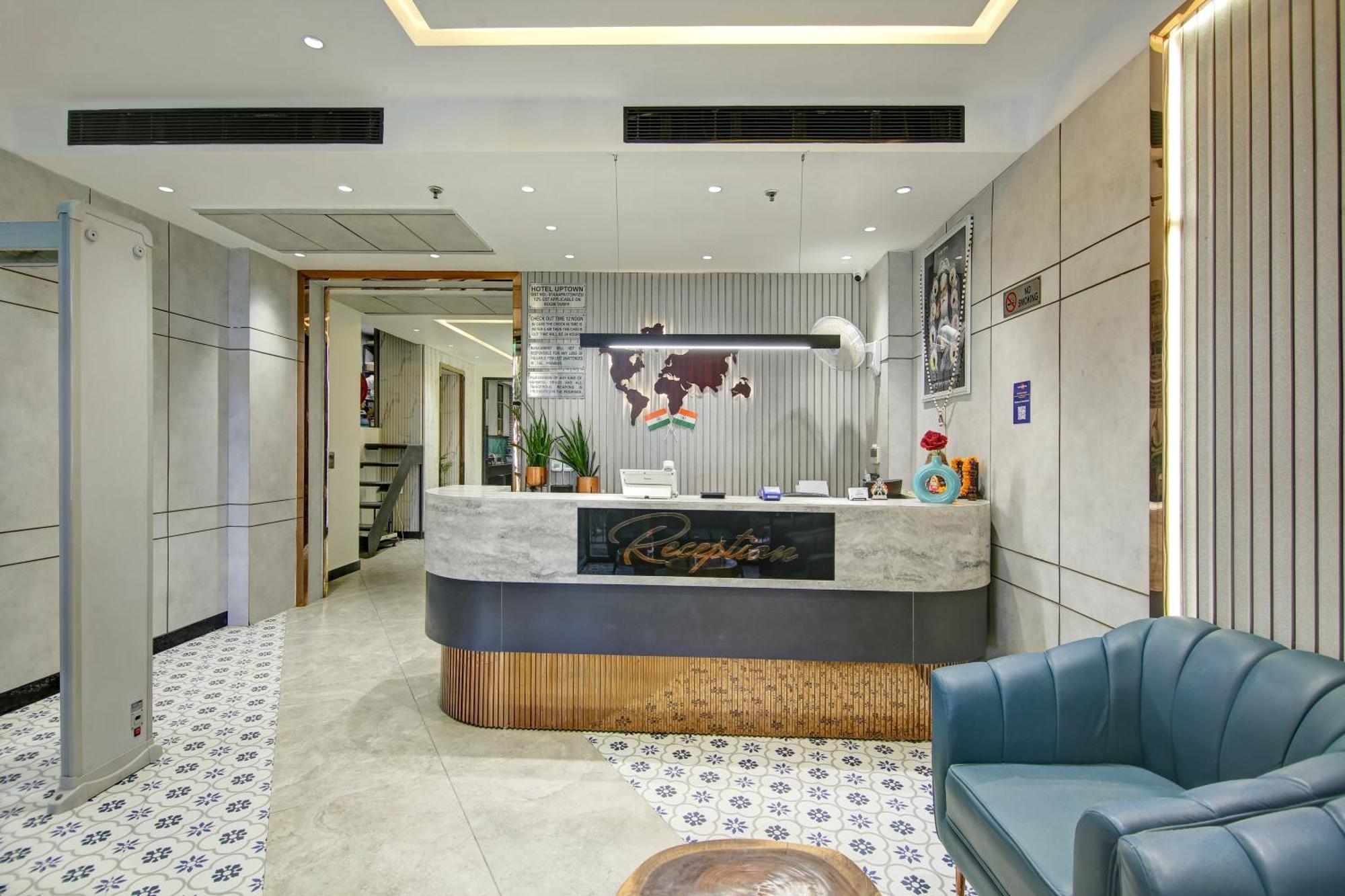 Hotel Uptown - 1Km Connaught Place New Delhi Exterior photo