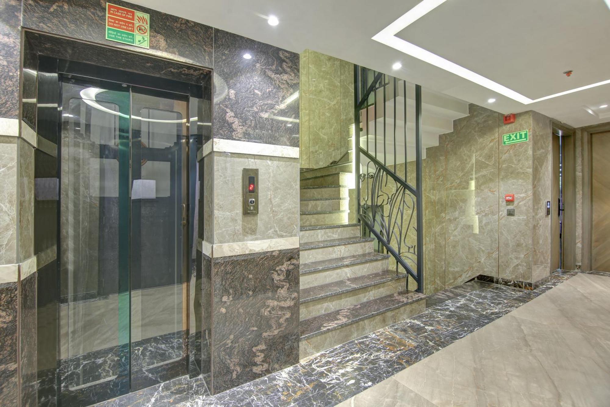 Hotel Uptown - 1Km Connaught Place New Delhi Exterior photo