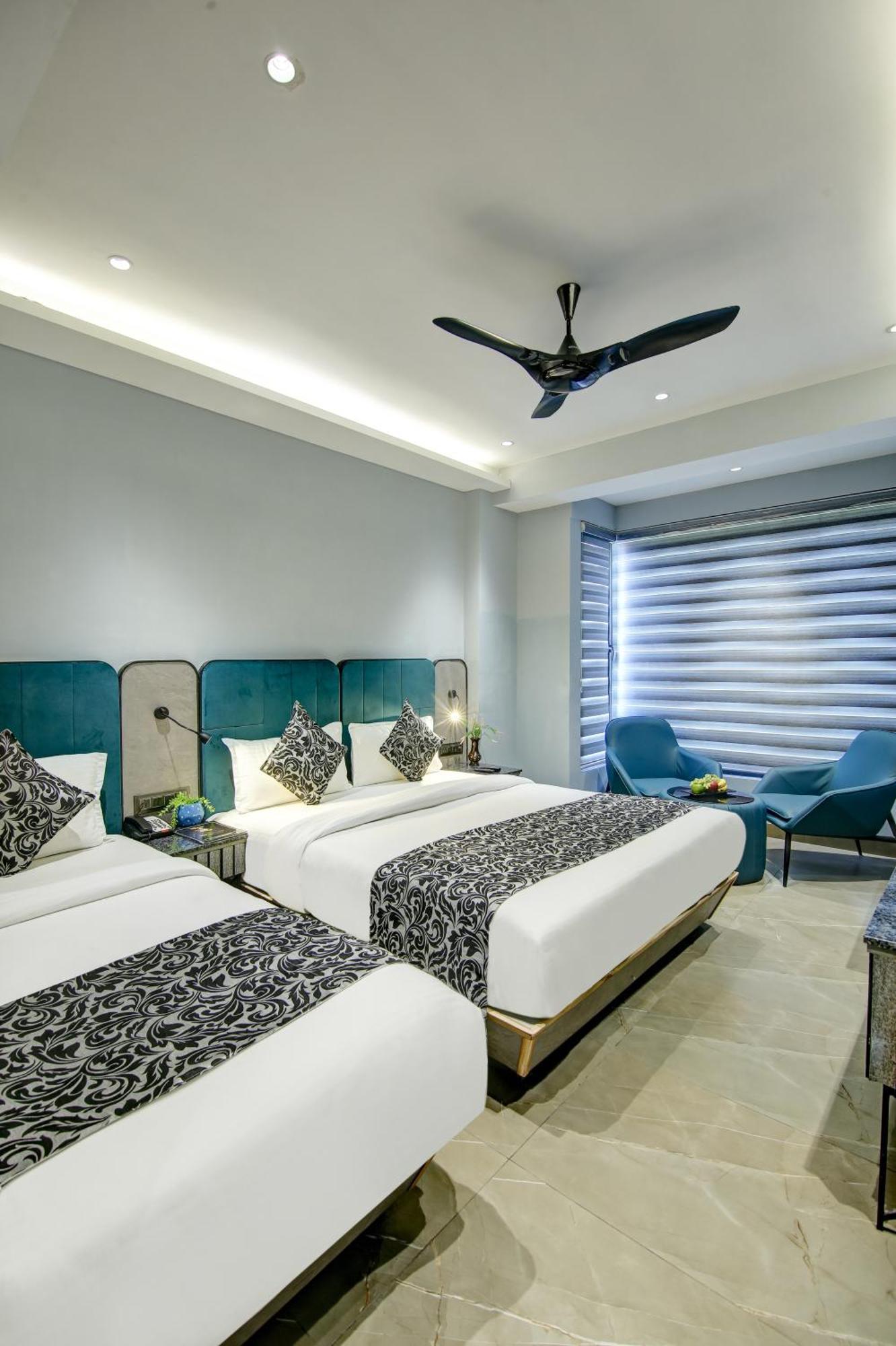 Hotel Uptown - 1Km Connaught Place New Delhi Exterior photo