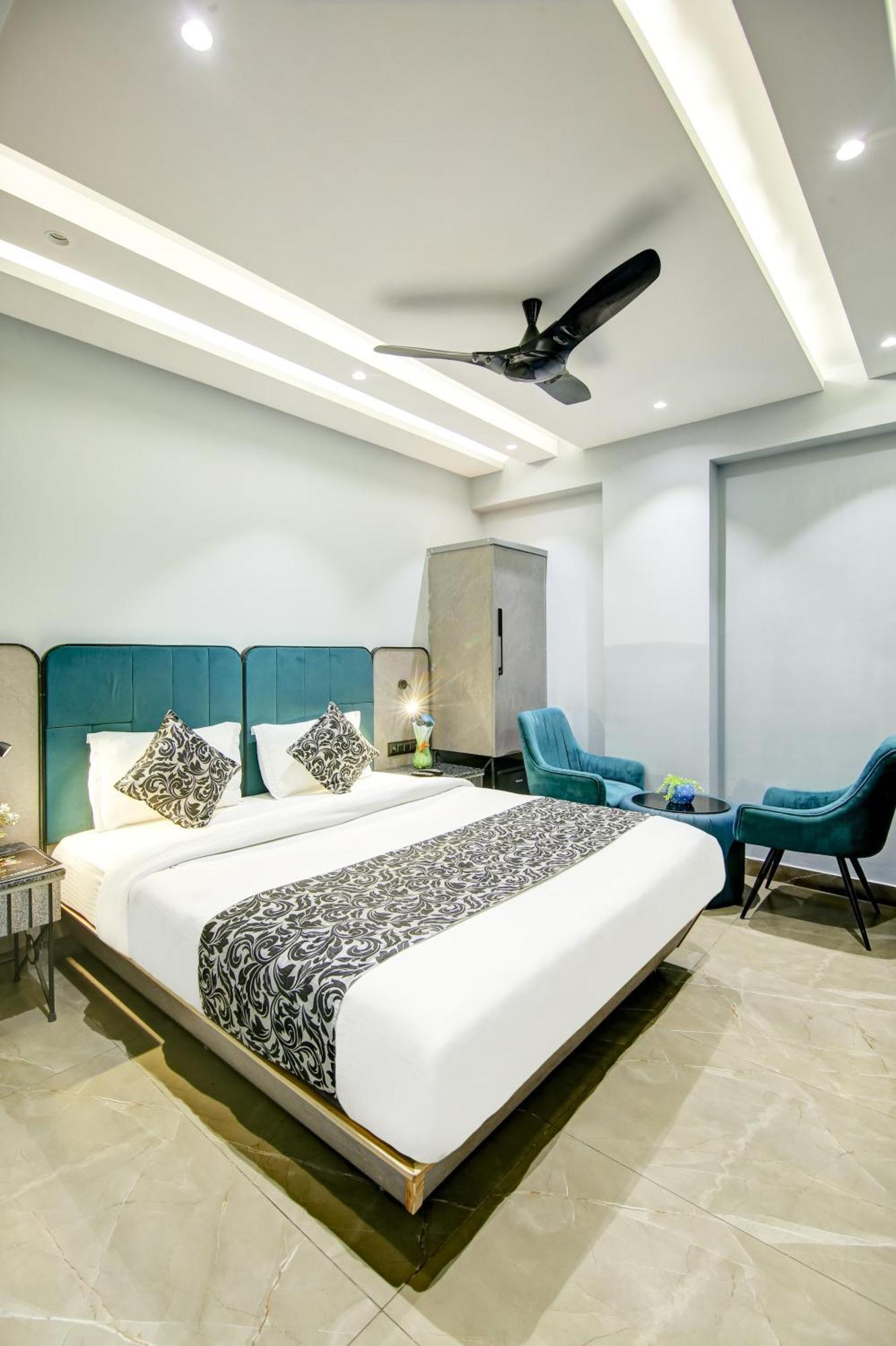 Hotel Uptown - 1Km Connaught Place New Delhi Exterior photo