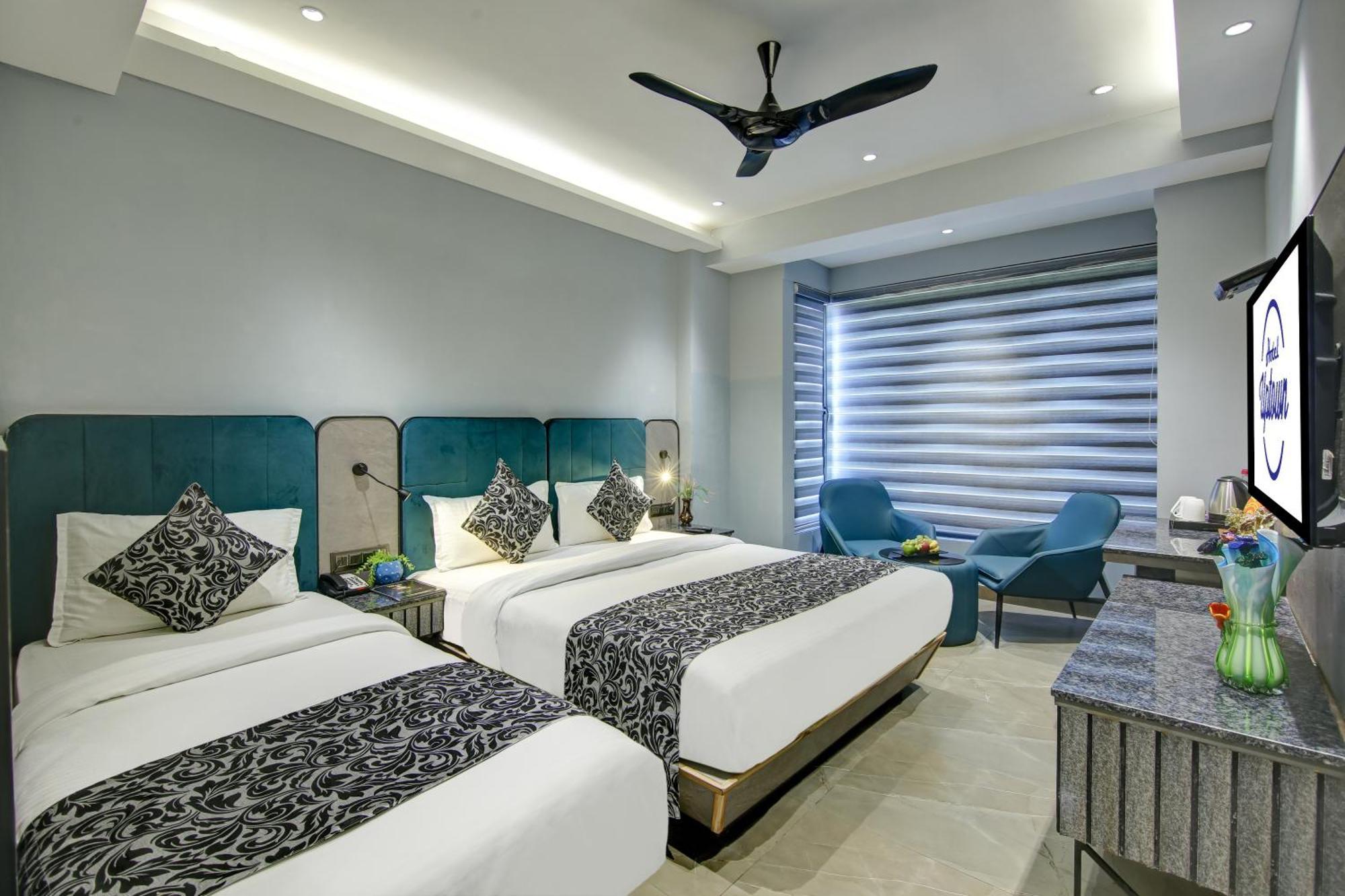 Hotel Uptown - 1Km Connaught Place New Delhi Exterior photo