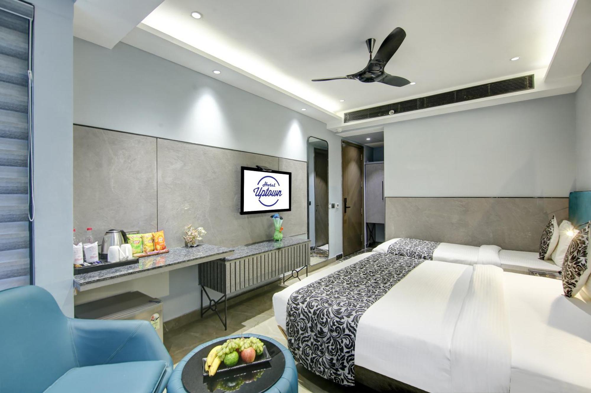 Hotel Uptown - 1Km Connaught Place New Delhi Exterior photo