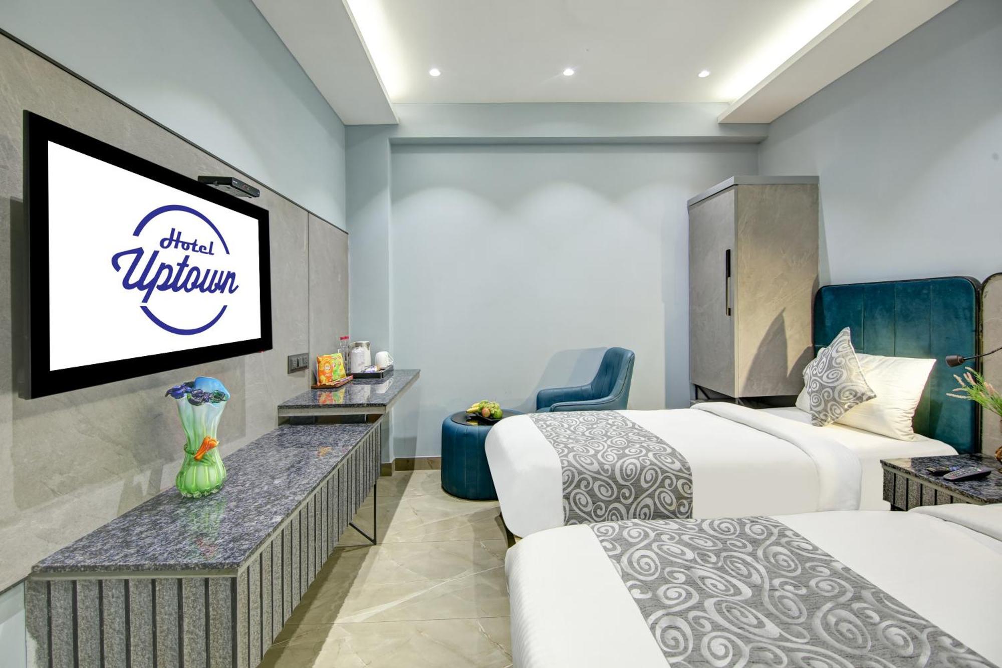 Hotel Uptown - 1Km Connaught Place New Delhi Exterior photo