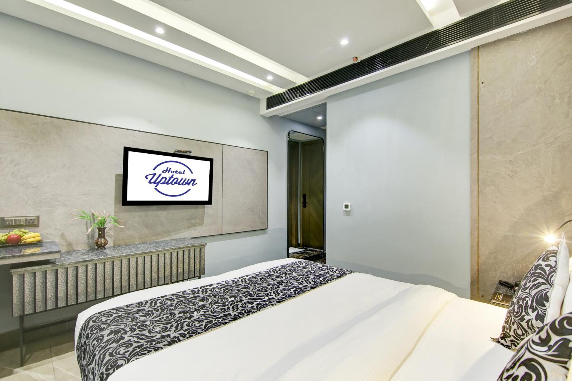 Hotel Uptown - 1Km Connaught Place New Delhi Exterior photo