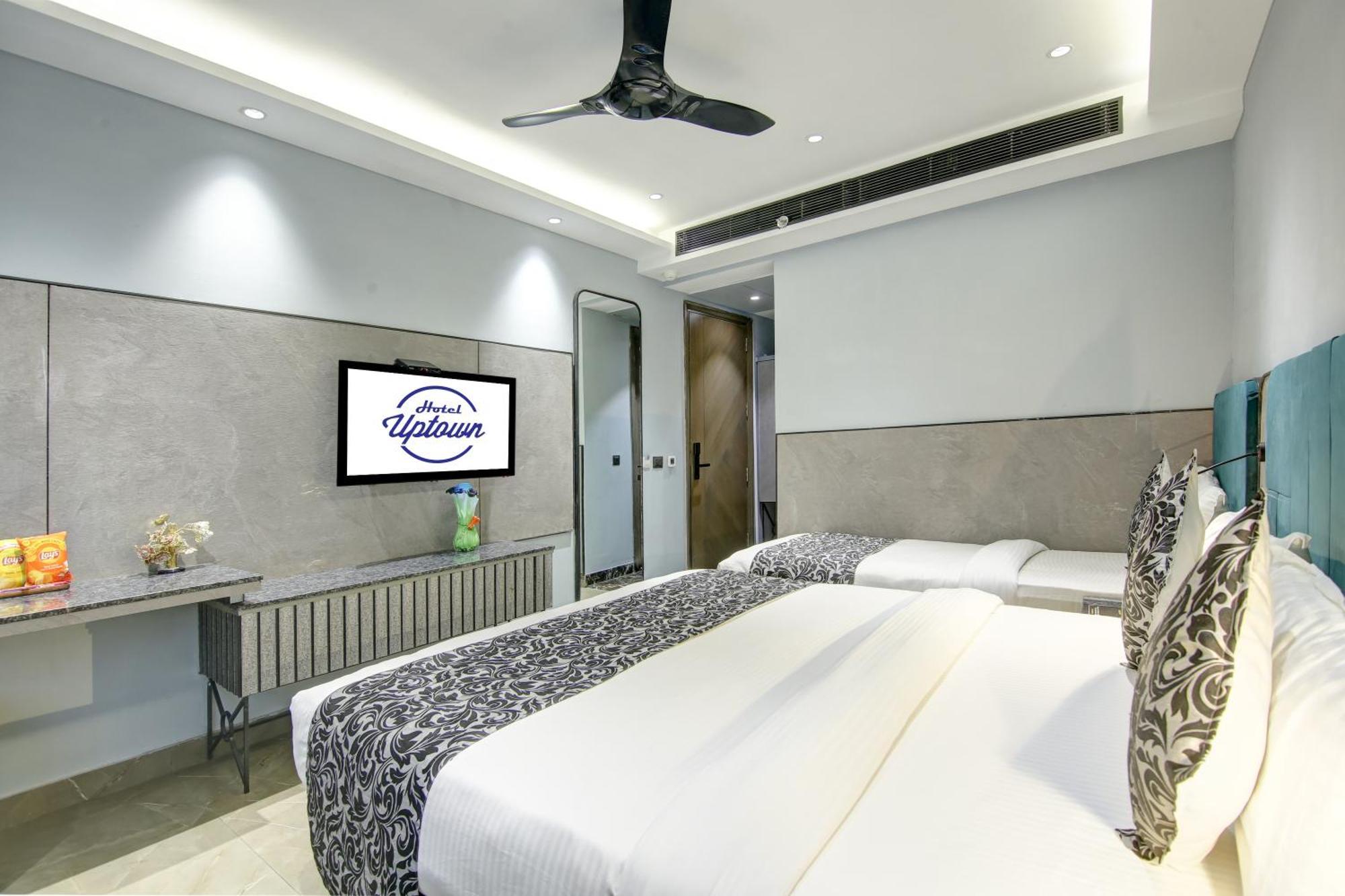 Hotel Uptown - 1Km Connaught Place New Delhi Exterior photo