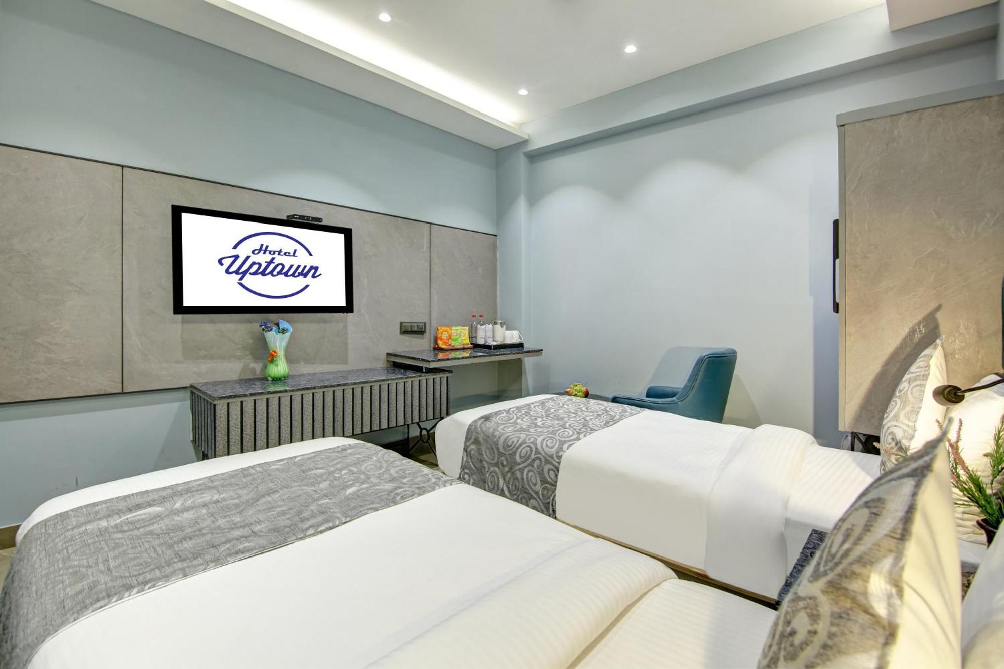 Hotel Uptown - 1Km Connaught Place New Delhi Exterior photo