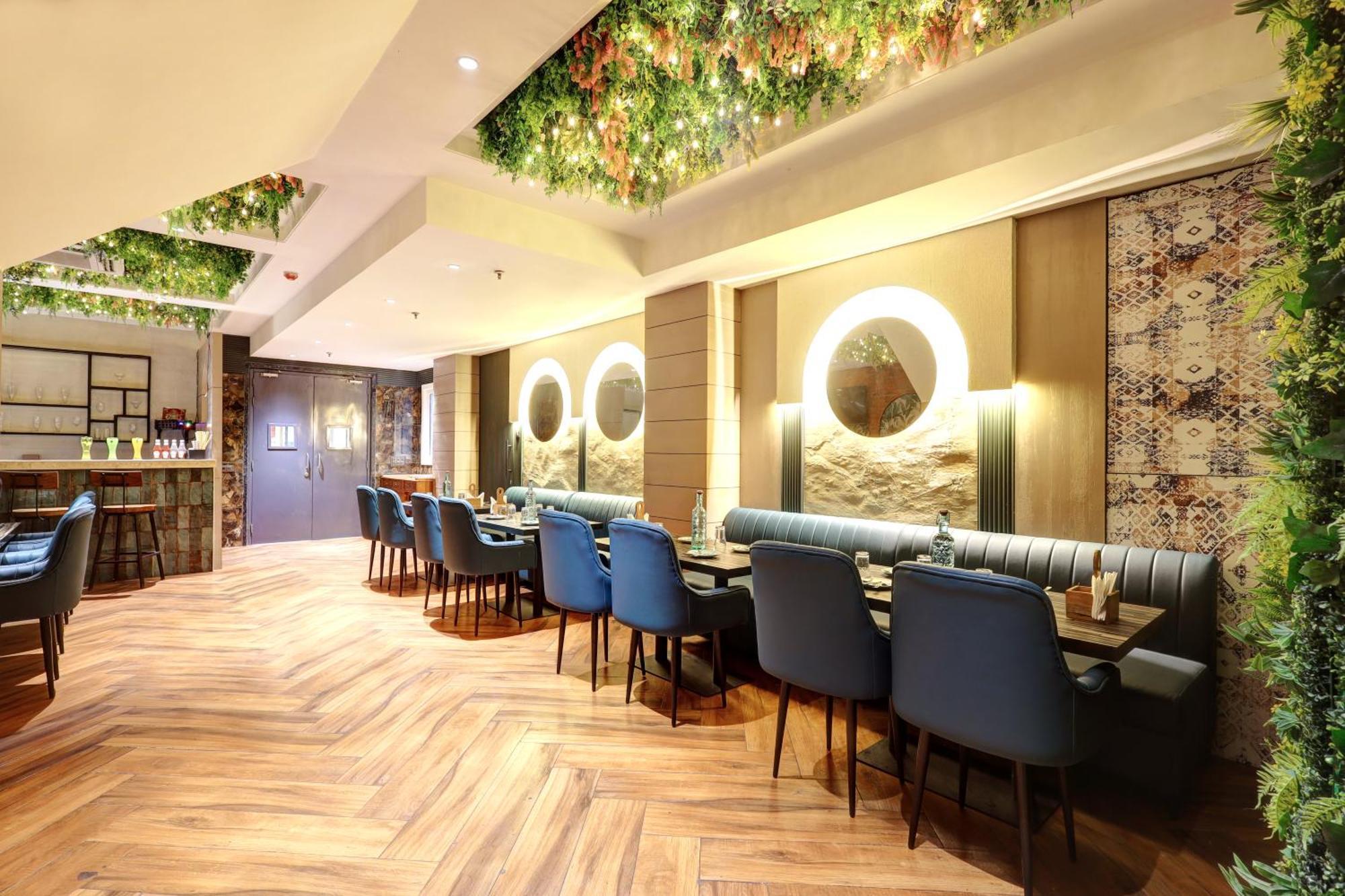 Hotel Uptown - 1Km Connaught Place New Delhi Exterior photo